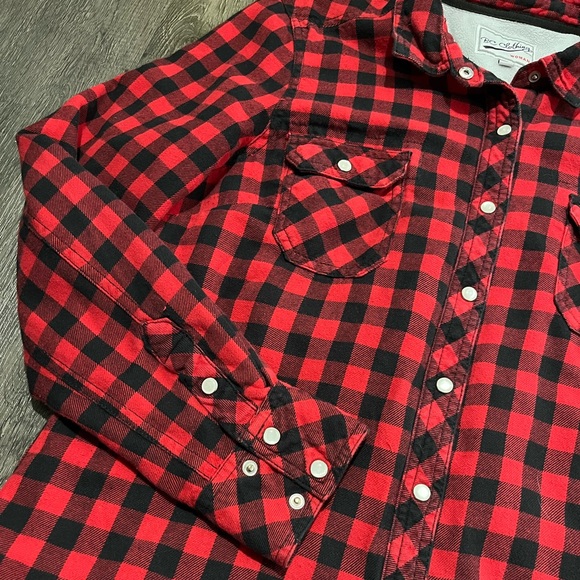 Women’s Fleece Lined Plaid Shirt - Picture 2 of 4